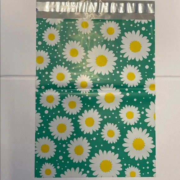 10 Daisy Green Poly Mailers 10x13 - Picture 3 of 3